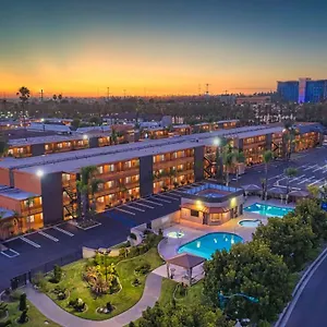 Western Stovall's 3*, Anaheim Stati Uniti